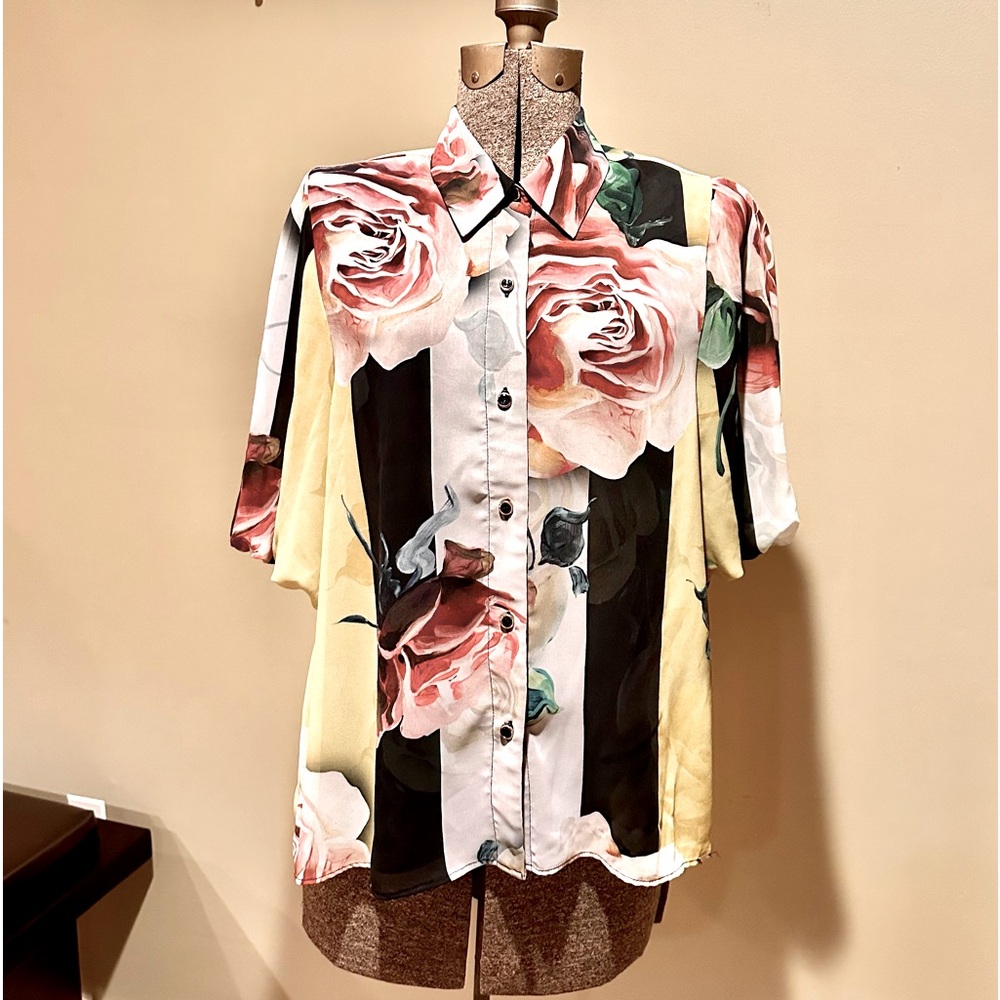 Chiffon printed blouse. Size Large
